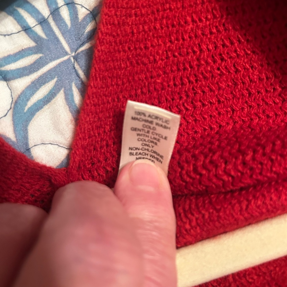 Elegant Red Shawl Wrap - Picture 4 of 7